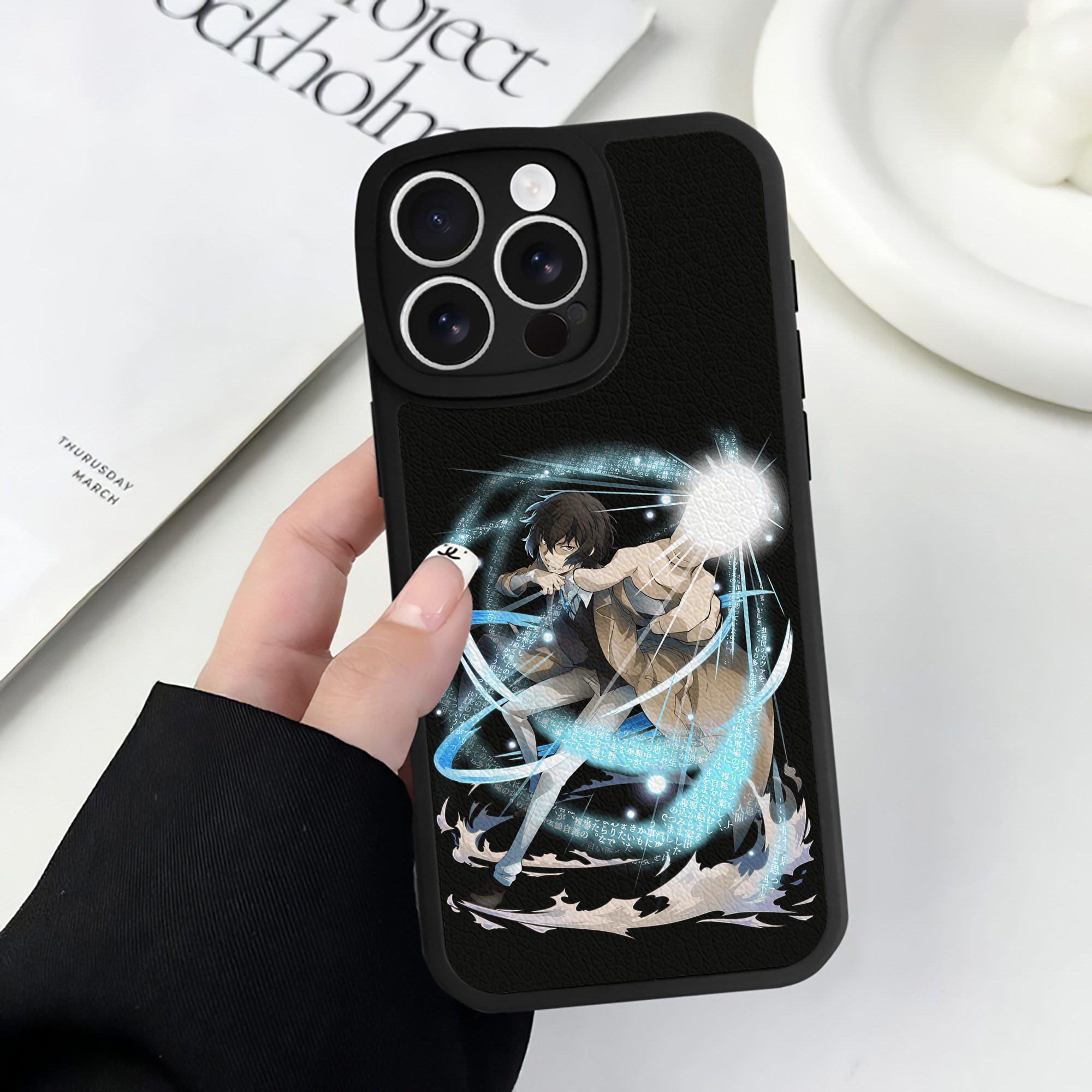 （画像用） 文豪ストレイドッグス Bungo Stray Dogs 【iPhone 16シリーズ対応】シリコンスマホケース（レザー調） 材質：シリコン